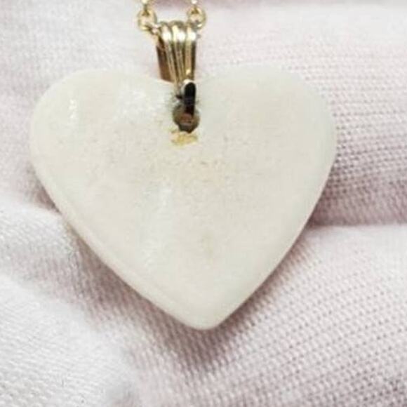 Disney Winnie the Pooh White Heart Porcelain Name Necklace - Picture 4 of 7